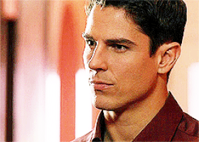 sean faris GIF