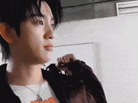 Zoom GIF