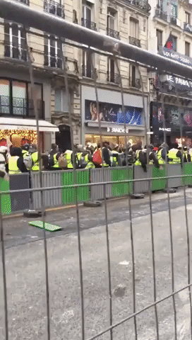 Demonstrators Gather in Paris as 'Yellow Vests' Protests Enter Third Week