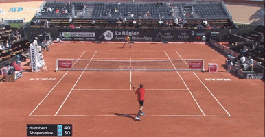 Shapo on the rise backhand winner