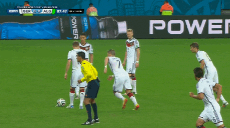 toni kroos GIF