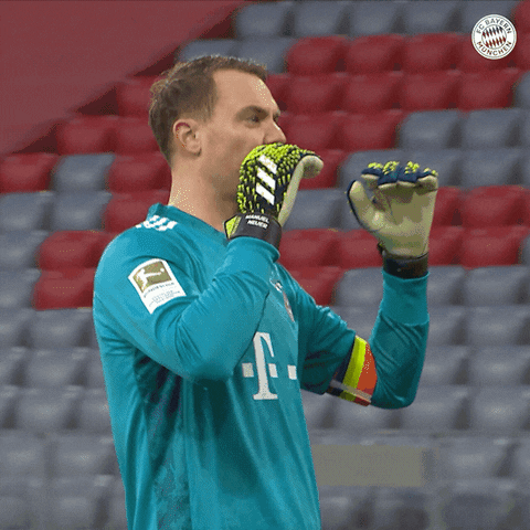 Happy Manuel Neuer GIF by FC Bayern Munich