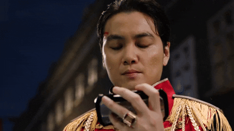 ForgetfulPie giphyupload super sentai ohsama sentai king-ohger i always feel like somebodys watching me GIF