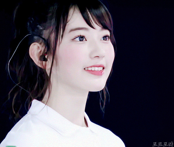 sakura izone GIF