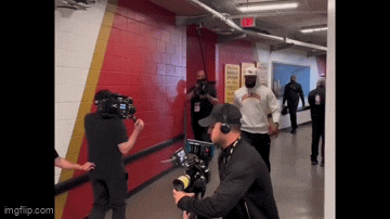 kingkaps7 giphyupload kingkaps7 lebron james is locked in before the play-in tournament GIF