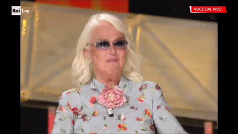 lorettagoggi GIF