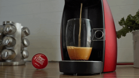 cafeteira nescafé passando café