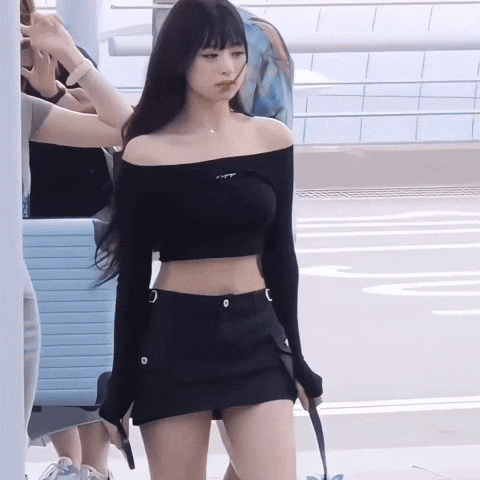 ahyeoncore kpop yg asa babymonster GIF