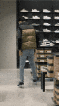 Max Outfit GIF by BNNVARA