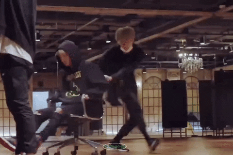 Ikon Bobby GIF