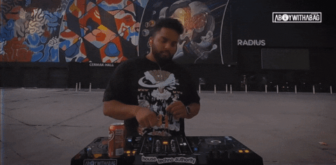 Chicago House GIF by aboywithabag