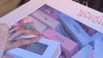 Press Ons Fake Nails GIF by Trés She