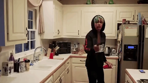 fight cooking GIF by iLOVEFRiDAY