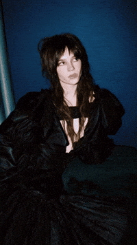 cattura fashion beauty ai transition GIF