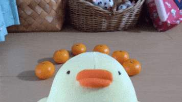 Chickpea people Piyo's henchman is a mandarin oran