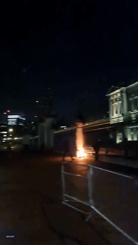 Man Arrested After Small Fire Set Outside Buckingham Palace