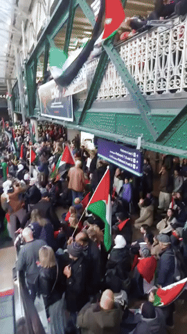 Hundreds Call for Ceasefire in Gaza in Protest at Major Scottish Train Station