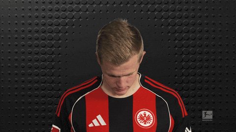 Look Up Eintracht Frankfurt GIF by Bundesliga