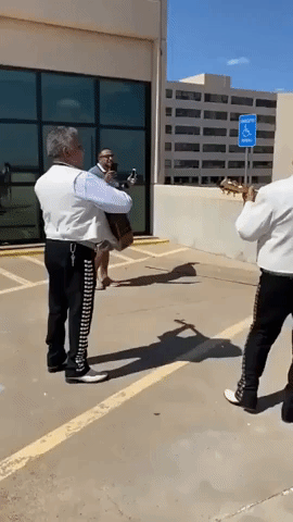 Texas Husband Arranges Mariachi Concert to Serenade Wife Hospitalized With COVID-19