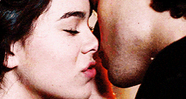 hailee steinfeld helpers GIF