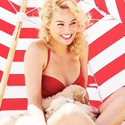 margot robbie leo GIF