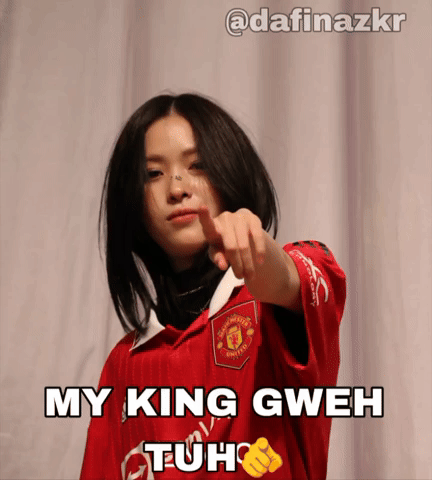 Manchester United Itzy GIF