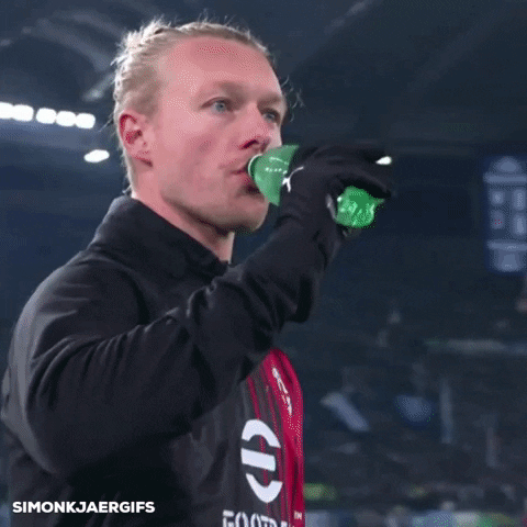 Simon Kjaer GIF