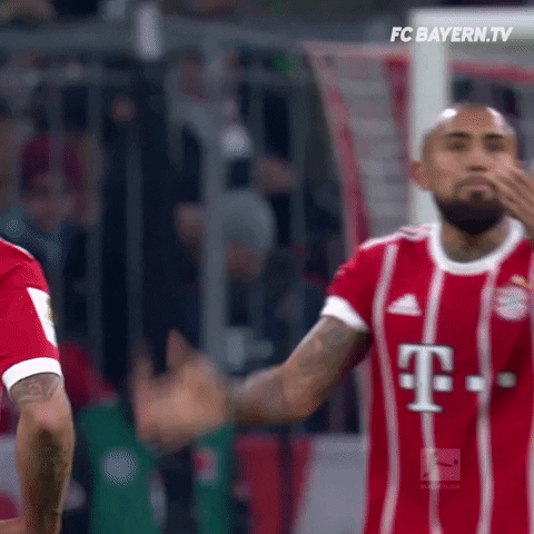 discussion lol GIF by FC Bayern Munich