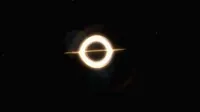 En este gif se aprecia como nada se puede quedar quieto en los agujeros negros