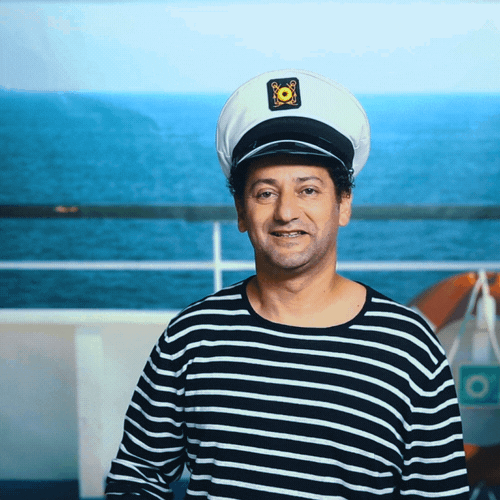 lidl_voyages kiss bye goodbye ciao GIF