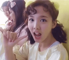 laeunyeon  GIF