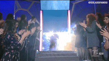queen arriving GIF by Isola dei Famosi