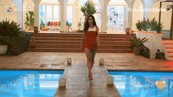 Red Carpet Pool GIF by Love Island Italia
