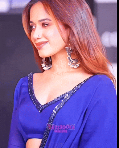 Jannat Zubair GIF