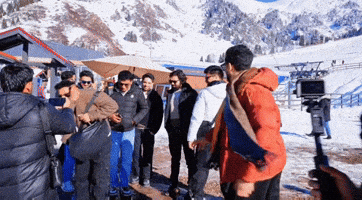 Hh GIF