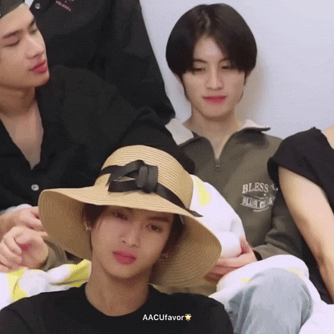 Aaashirakorn GIF
