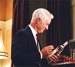 giphy.gif?cid=4d1e4f299s26a1az9zrzlt5uyt